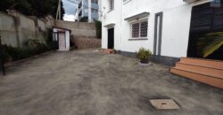 A louer une villa de type F4 située dans un quartier résidentiel calme à Ambatobe