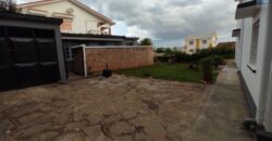 A louer une villa de type F4 située dans un quartier résidentiel calme à Ambatobe