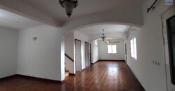 A louer une villa de type F4 située dans un quartier résidentiel calme à Ambatobe