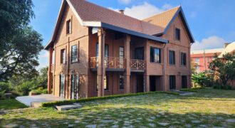 A louer une villa neuve T6 de style traditionnelle située à Mandrosoa Ivato