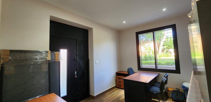 A louer une villa neuve T6 de style traditionnelle située à Mandrosoa Ivato
