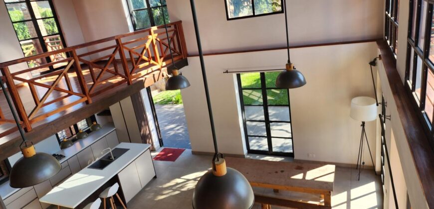 A louer une villa neuve T6 de style traditionnelle située à Mandrosoa Ivato