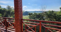 A louer une villa neuve T6 de style traditionnelle située à Mandrosoa Ivato