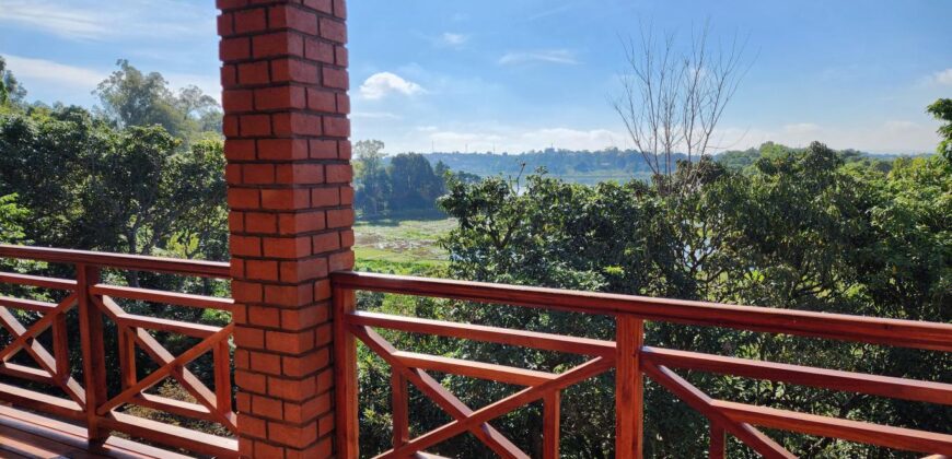 A louer une villa neuve T6 de style traditionnelle située à Mandrosoa Ivato