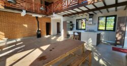 A louer une villa neuve T6 de style traditionnelle située à Mandrosoa Ivato