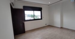 A vendre un bel appartement flambant neuf situé dans une résidence sécurisée avec piscine à Ambatobe