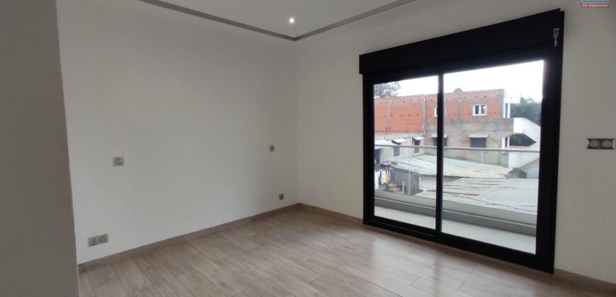 A vendre un bel appartement flambant neuf situé dans une résidence sécurisée avec piscine à Ambatobe