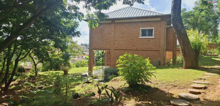 A louer une villa F3 meublée et équipée située dans un cadre exceptionnel à Soamanandrariny
