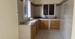 A louer une villa basse de type F3 située dans un quartier calme à Iavoloha