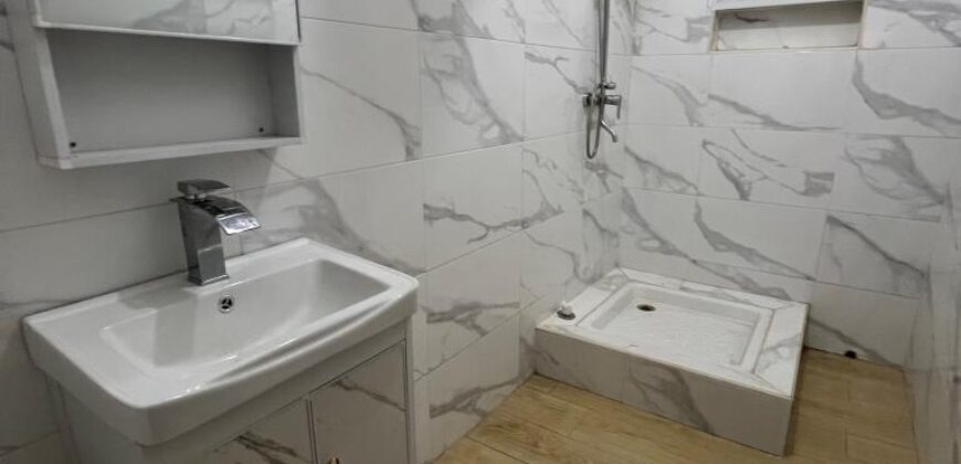 A louer une villa basse de type F3 située dans un quartier calme à Iavoloha