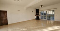 A louer une grande villa à étage de type F5 située Andranomena