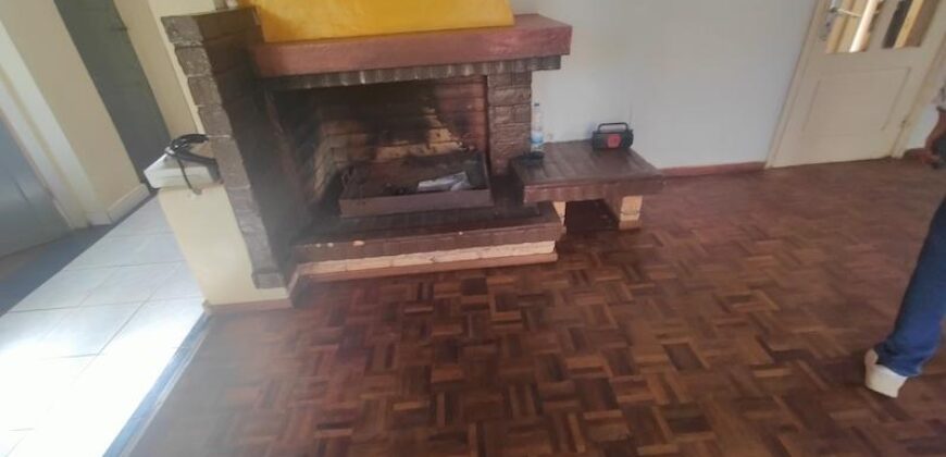 A louer une villa de type F5 située dans un quatier résidentiel calme à Talatamaty