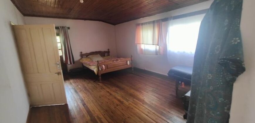 A louer une villa de type F5 située dans un quatier résidentiel calme à Talatamaty