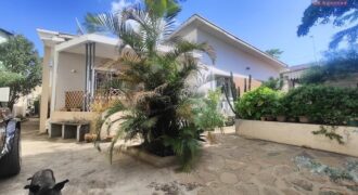 A vendre une charmante villa de plain-pied de type F5 située dans un quartier résidentiel calme et sécurisé à Imerinafovoany