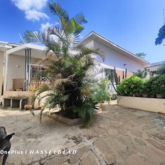 A vendre une charmante villa de plain-pied de type F5 située dans un quartier résidentiel calme et sécurisé à Imerinafovoany