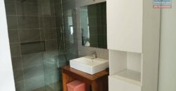 A vendre une charmante villa de plain-pied de type F5 située dans un quartier résidentiel calme et sécurisé à Imerinafovoany