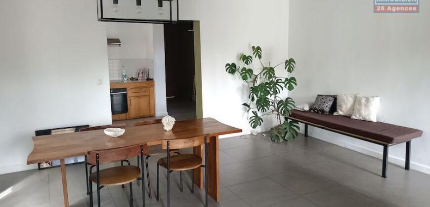A vendre une charmante villa de plain-pied de type F5 située dans un quartier résidentiel calme et sécurisé à Imerinafovoany