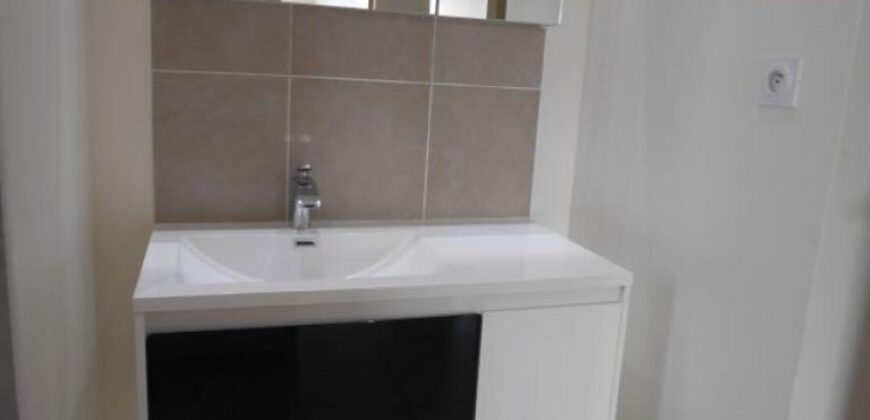 A louer un appartement T3 situé dans un quartier calme à Cité Platon