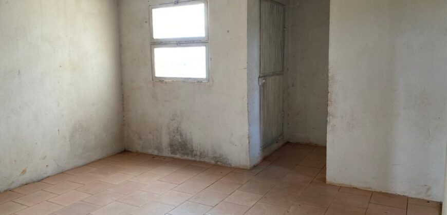 A vendre une villa T6 à terminer idéalement située dans un environnement calme à Amboanjobe