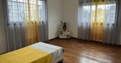 A louer un spacieux appartement T4 semi meublé situé à Ambolokandrina