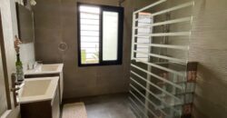 A louer un spacieux appartement T4 semi meublé situé à Ambolokandrina