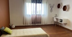 A louer un spacieux appartement T4 semi meublé situé à Ambolokandrina