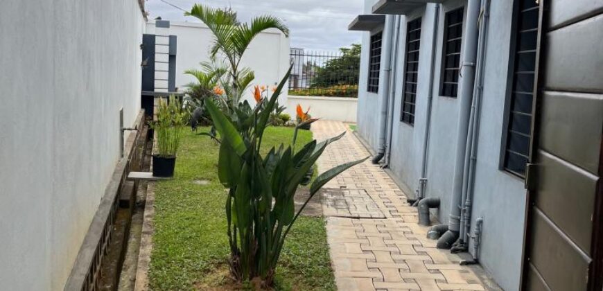 A louer un spacieux appartement T4 semi meublé situé à Ambolokandrina