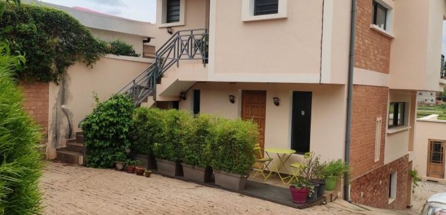 A louer deux appartements T2 meublés et équipés situés dans un quartier calme et résidentiel à Ivato