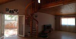 A vendre une villa T4 de plain pied sur un vaste terrain de 1155 m2 située à Alasora