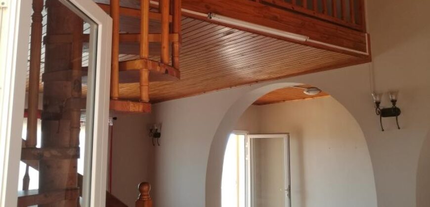 A vendre une villa T4 de plain pied sur un vaste terrain de 1155 m2 située à Alasora