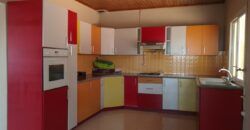 A vendre une villa T4 de plain pied sur un vaste terrain de 1155 m2 située à Alasora