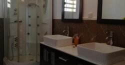 A vendre une villa T4 de plain pied sur un vaste terrain de 1155 m2 située à Alasora