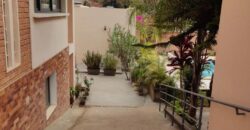 A louer une charmante villa T5 meublée située dans une résidence sécurisée 24/24 à Ivato