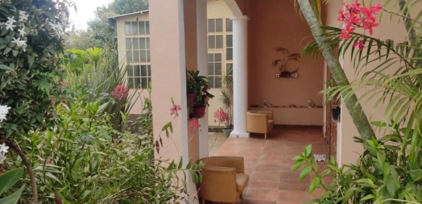 A louer une charmante villa T5 meublée située dans une résidence sécurisée 24/24 à Ivato