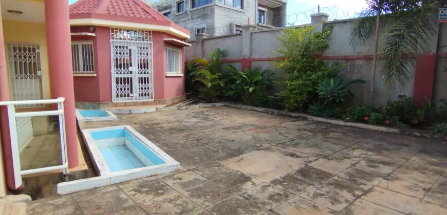 A vendre une charmante villa T4 située dans un quartier résidentiel calme à Ilaivola