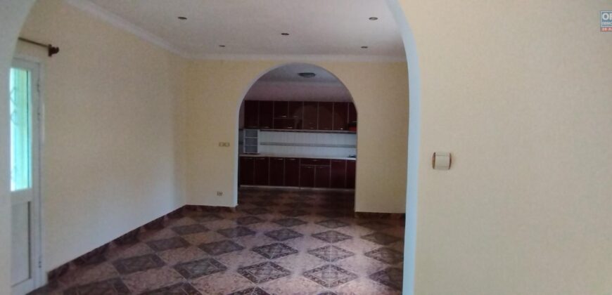 A vendre une charmante villa T4 située dans un quartier résidentiel calme à Ilaivola
