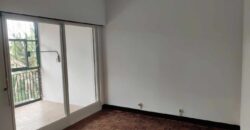 A louer une grande villa F5 à étage sur un terrain d’environ 2000 m2 située dans un lotissement calme à Ivandry