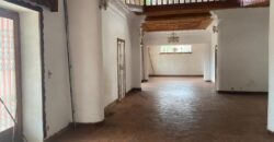 A louer une villa T7 idéale pour un usage bureau située dans un quartier calme à Ambaranjana