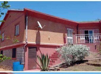 A vendre une villa T4 de plain pied située dans un quartier paisible à Ambohimalaza