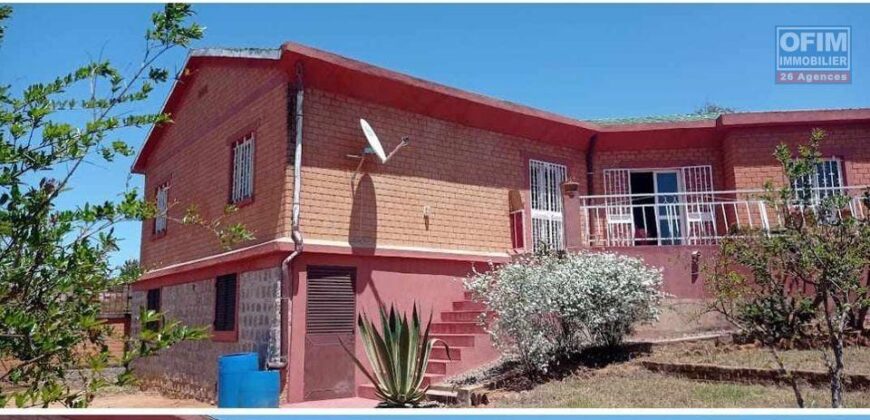 A vendre une villa T4 de plain pied située dans un quartier paisible à Ambohimalaza