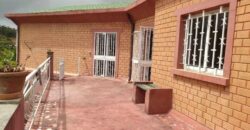 A vendre une villa T4 de plain pied située dans un quartier paisible à Ambohimalaza