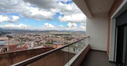A vendre un appartement de 90 m2 situé dans un quartier calme de la Haute Ville