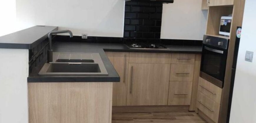 A vendre un appartement de 90 m2 situé dans un quartier calme de la Haute Ville