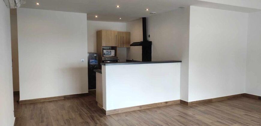 A vendre un appartement de 90 m2 situé dans un quartier calme de la Haute Ville