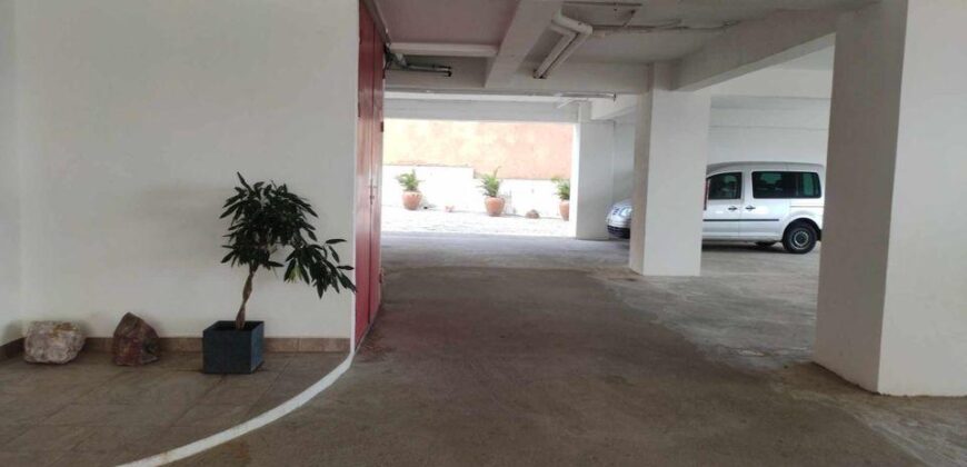 A vendre un appartement de 90 m2 situé dans un quartier calme de la Haute Ville