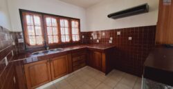 Location d’un local de 100 m² adapté pour bureaux ou logement situé à Alarobia Ivandry
