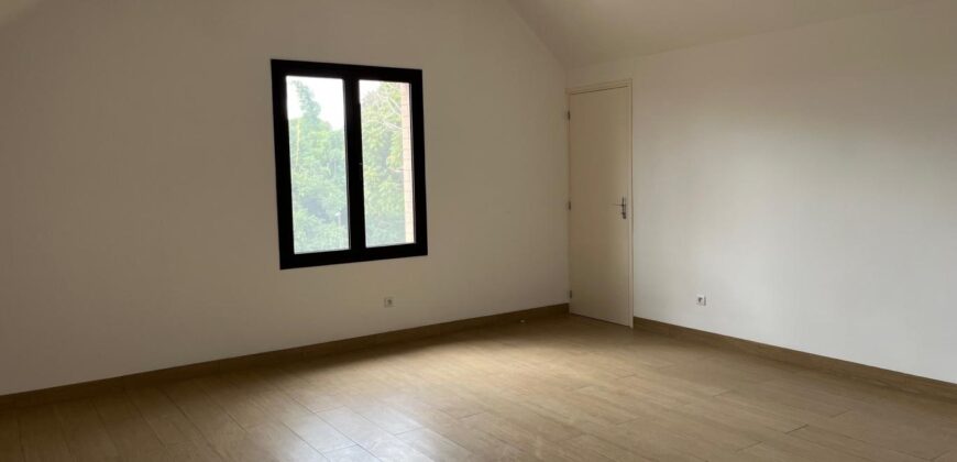 A louer une villa T4 située dans un quartier résidentiel à Ankorondrano