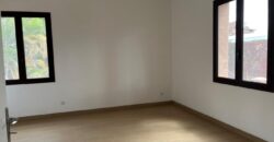 A louer une villa T4 située dans un quartier résidentiel à Ankorondrano
