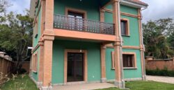A louer une villa T4 située dans un quartier résidentiel à Ankorondrano