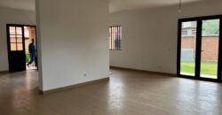 A louer une villa T4 située dans un quartier résidentiel à Ankorondrano